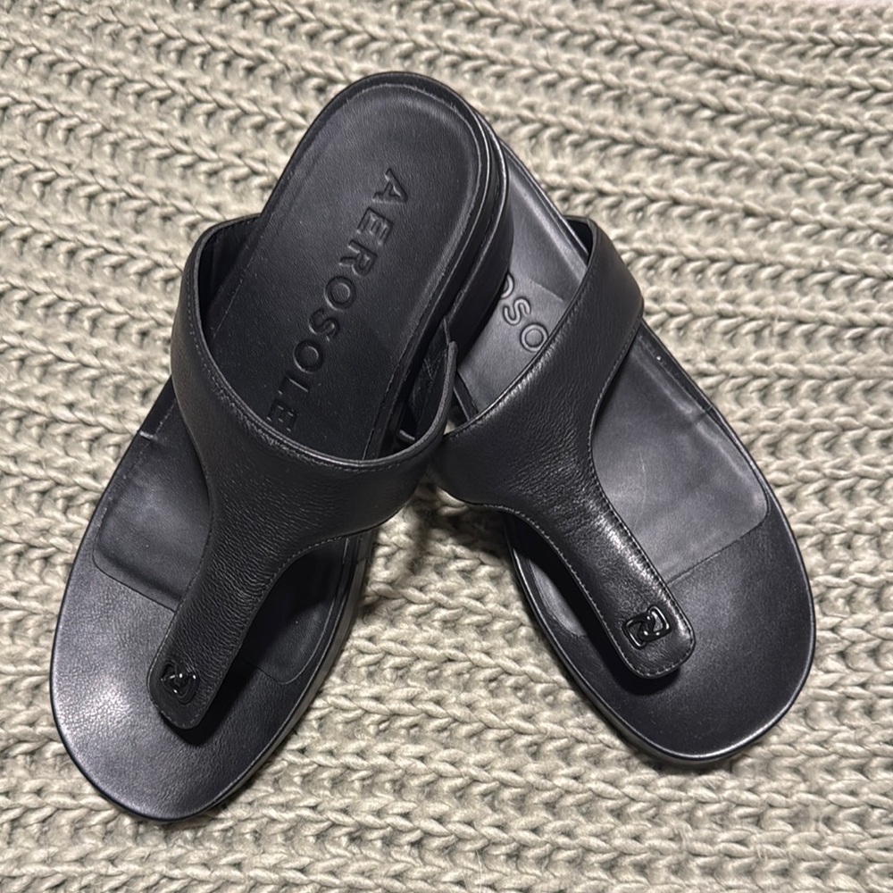 AEROSOLES Black Slide Block Heel Sandals. Size 9 Never Worn